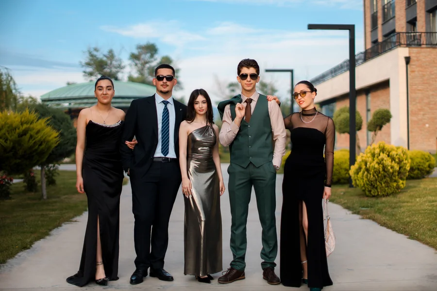 Semi-Formal Dress Code: Your Complete Guide to Dressing with Confidence