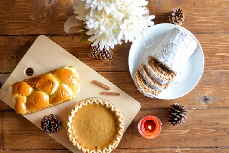 Thanksgiving Desserts For A Crowd That Everyone Will Love