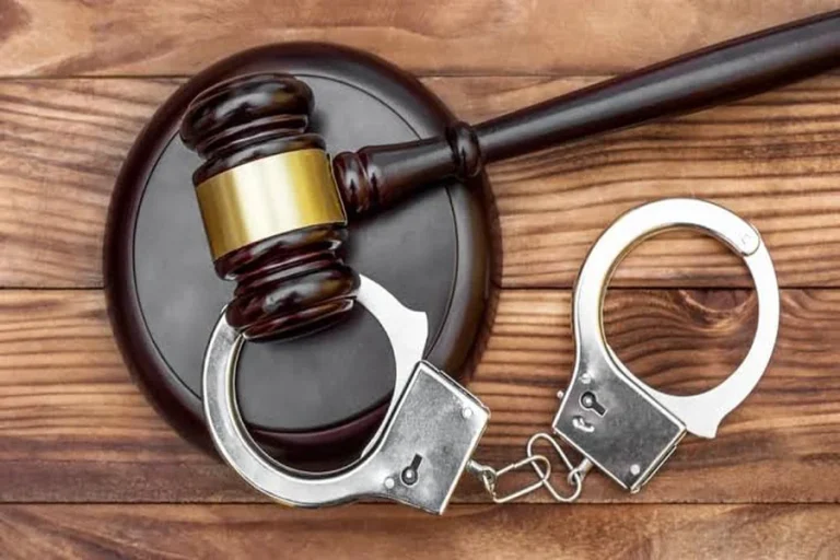 How a Theft Lawyer Can Defend Against Theft and Larceny Charges