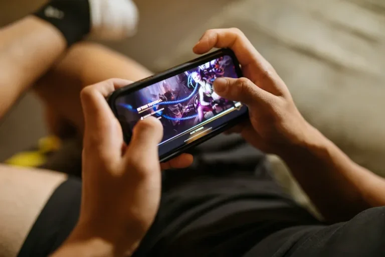 How Traditional Card Games Became Popular Digital Entertainment